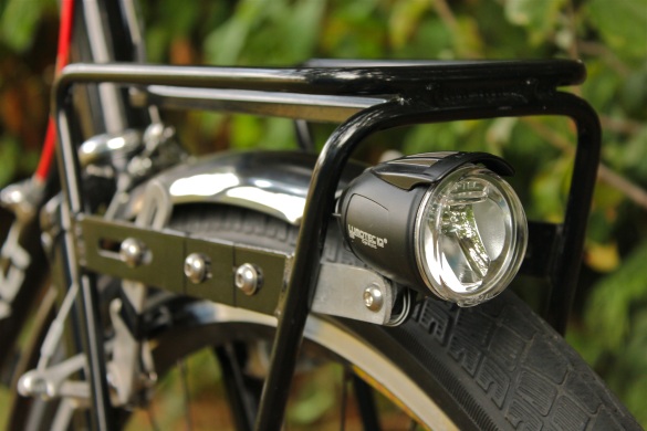 B&M light mounted to an OMM Sherpa front rack...